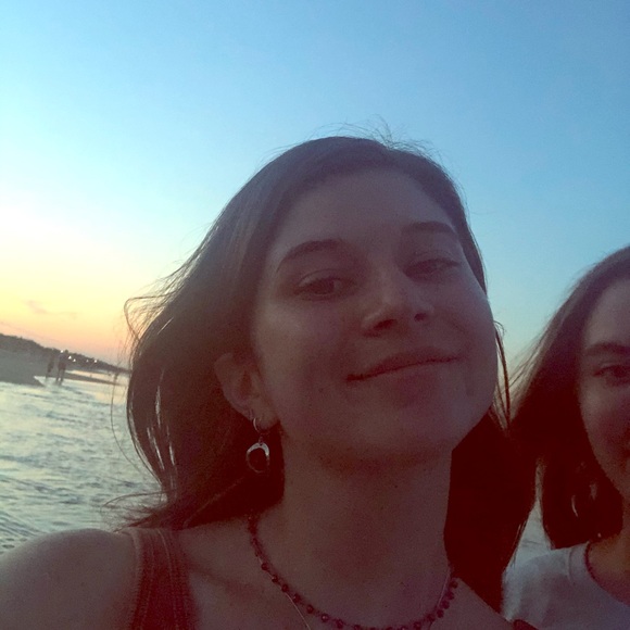 Meet your Posher, Abby - Picture 1 of 5